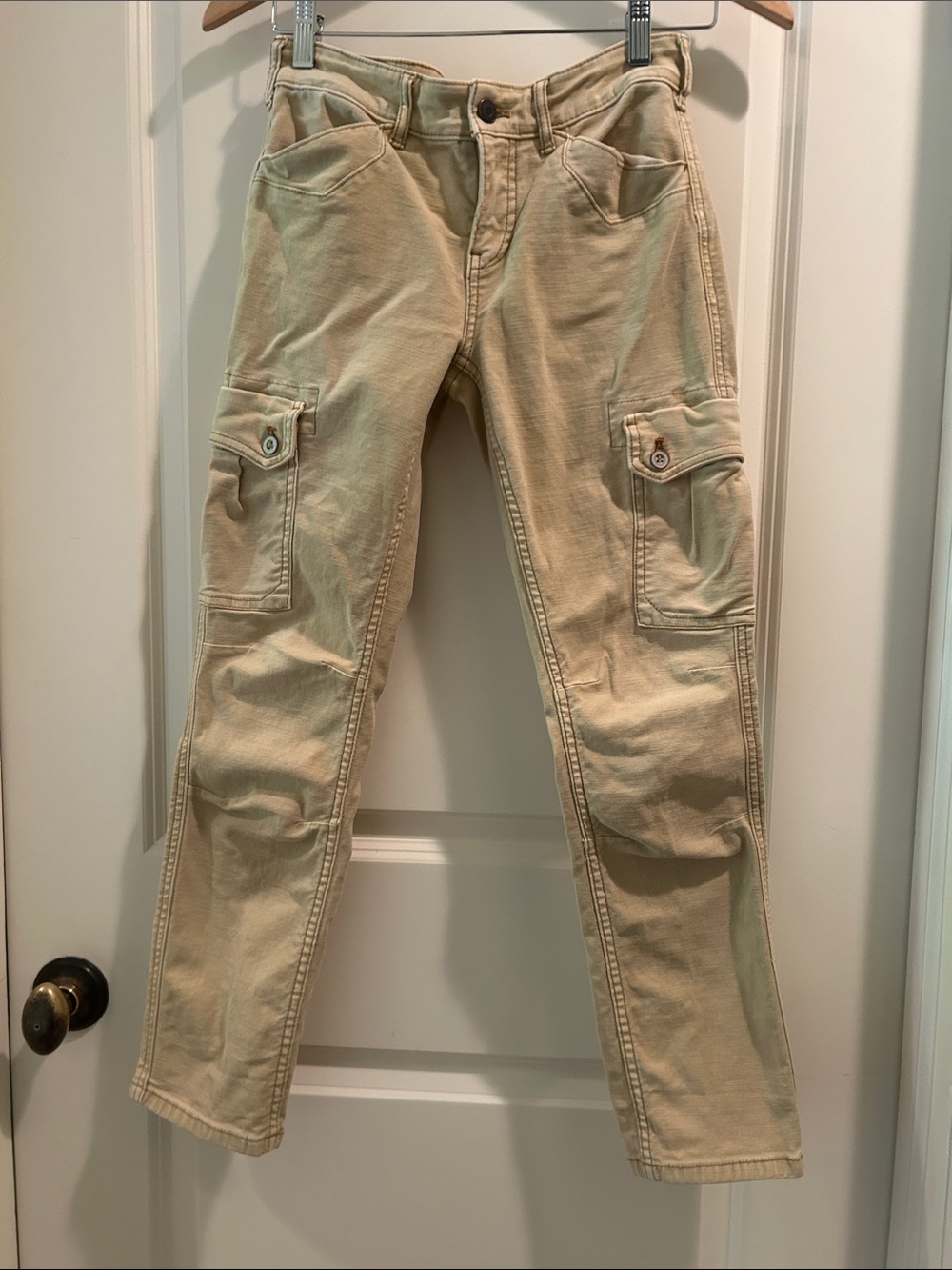 Anthropologie Pilcro Men's Beige Cargo Pants pockets galore has stretch size 25